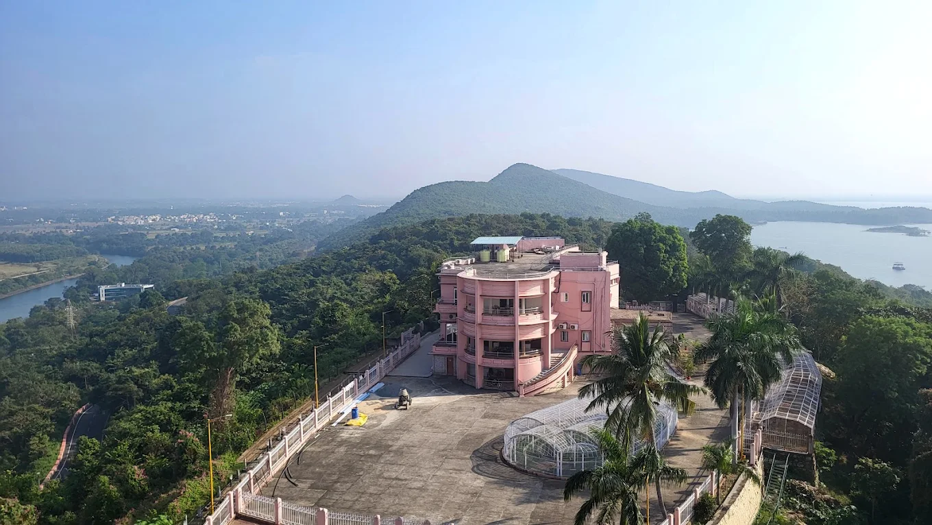 Neheru Minar, Hirakud Dam
